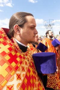 Митрополит Лонгин освятил колокола Свято-Никольского храма села Октябрьский Городок