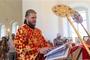 Божественная литургия в храме в честь Воскресения Христова с. Ивано-Языковка Аткарского района