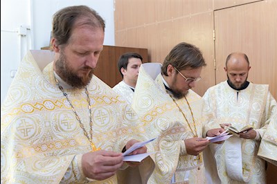 Божественная литургия в храме во имя святителя Митрофана, епископа Воронежского, г.Саратова