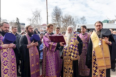 В Саратове и Покровске прошел автомобильный крестный ход со святынями Саратовской митрополии