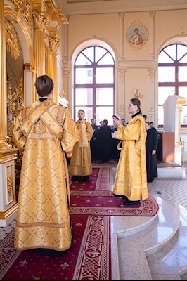 Митрополит Игнатий совершил Божественную литургию в храме во имя святого апостола и евангелиста Иоанна Богослова при СПДС