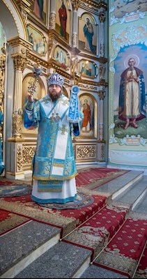 Митрополит Саратовский и Вольский Игнатий совершил вечерню в соединении с Литургией Иоанна Златоуста в Покровском соборе г. Саратова