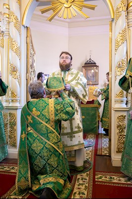 Митрополит Игнатий совершил Божественную литургию в храме преподобного Серафима Саровского г. Саратова