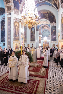 Митрополит Игнатий совершил Божественную литургию в Свято-Духовском соборе г. Саратова