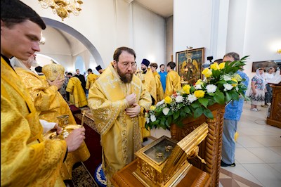Митрополит Игнатий совершил всенощное бдение в Петропавловском храме г. Саратова