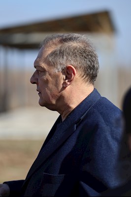 Митрополит Игнатий осмотрел строящиеся храмы Покровска