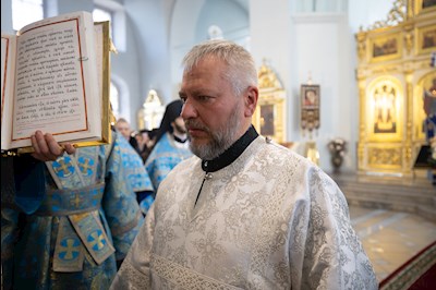Митрополит Игнатий совершил Божественную литургию в Покровском храме г. Петровска