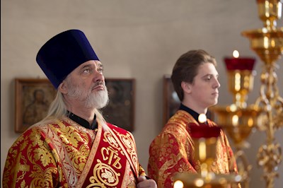 Митрополит Игнатий совершил Божественную литургию пасхальным чином в храме святого пророка Илии п. Сенной Вольского района