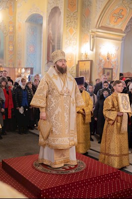 Митрополит Игнатий совершил Божественную литургию в Покровском соборе г. Саратова