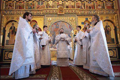Митрополит Игнатий совершил Божественную литургию и панихиду в Свято-Никольском мужском монастыре г.Саратова