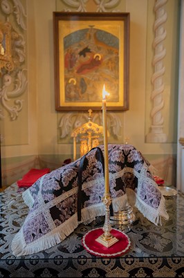 Митрополит Игнатий совершил Литургию Преждеосвященных Даров в Покровском соборе г. Саратова