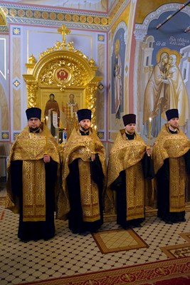 Митрополит Игнатий совершил всенощное бдение в Свято-Троицком кафедральном соборе г. Саратова