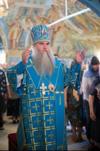 Литургия в Свято-Троицком кафедральном соборе Саратова