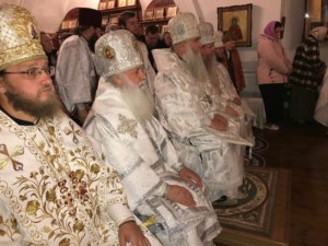 Митрополит Лонгин совершил заупокойную Литургию по почившему Митрополиту Нежинскому и Прилукскому Иринею
