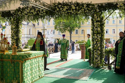 Митрополит Игнатий сослужил Святейшему Патриарху Кириллу в Свято-Троицкой Сергиевой Лавре