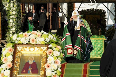Митрополит Игнатий принял участие во всенощном бдении в Свято-Троицкой Сергиевой Лавре