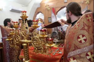 Божественная литургия в храме во имя священномученика Космы Саратовского