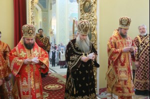 Божественная литургия в храме в честь Покрова Пресвятой Богородицы