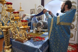 Божественная литургия в храме в честь Покрова Пресвятой Богородицы р.п. Новые Бурасы