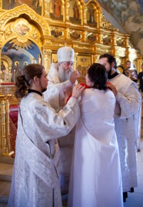 Митрополит Лонгин совершил Крещальную литургию в Свято-Троицком кафедральном соборе г. Саратова