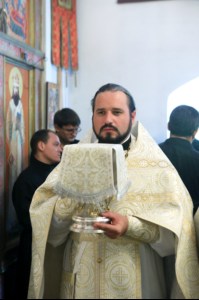 Божественная литургия в храме во имя святителя Тихона, епископа Воронежского, Задонского чудотворца г.Саратова