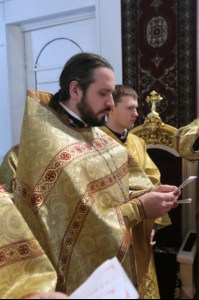 Божественная литургия в храме во имя Всех Святых, в земле Российской просиявших г. Саратова