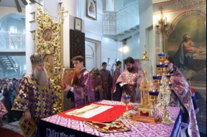 Божественная литургия и панихида в храме во имя Всех Святых, в земле Российской просиявших г. Саратова