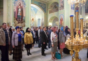 Всенощное бдение в храме в честь Покрова Пресвятой Богородицы г.Саратова