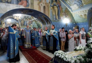 Всенощное бдение с чином Погребения Божией Матери в Свято-Троицком кафедральном соборе г. Саратова