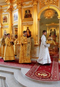 Божественная литургия на Архиерейском подворье — храме во имя святого апостола и евангелиста Иоанна Богослова при Саратовской православной духовной семинарии