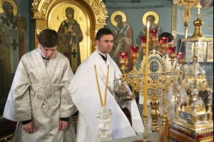 Митрополит Лонгин совершил Крещальную Литургию