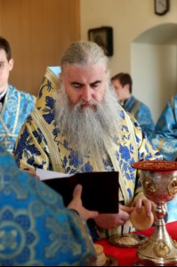 Вечерня в соединении с Божественной литургией свт. Иоанна Златоуста в храме в честь Благовещения Пресвятой Богородицы г.Вольска