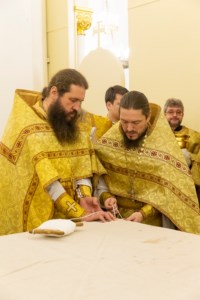 Великое освящение храма во имя святителя Спиридона Тримифунтского г. Саратова и первая Божественная литургия в новоосвященном храме