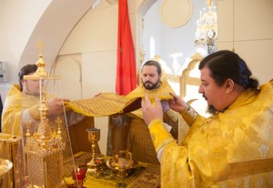 Совершена первая Литургия в новом храме на Увекском кладбище г.Саратова