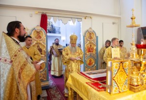 Божественная литургия в храме во имя святых первоверховных апостолов Петра и Павла г. Аткарска