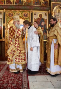Божественная литургия на Архиерейском подворье — храме в честь иконы Божией Матери «Утоли моя печали» г.Саратова