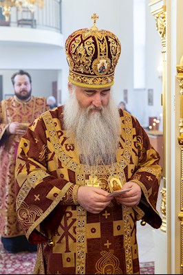 Божественная литургия в храме во имя святого благоверного князя Михаила Черниговского и боярина его Феодора на Увекском кладбище г. Саратова