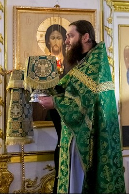 Божественная литургия в Спасо-Преображенском мужском монастыре г. Саратова