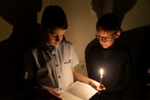 Великое повечерие с чтением канона преподобного Андрея Критского в храме великомученика Георгия Победоносца г. Саратова