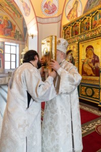Божественная литургия в Свято-Никольском мужском монастыре г. Саратова