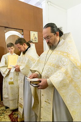Божественная литургия в храме святителя Тихона Задонского г. Саратова