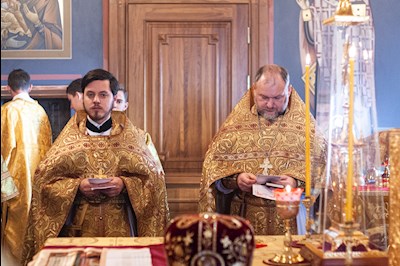 Божественная литургия в Свято-Троицком кафедральном соборе г. Саратова