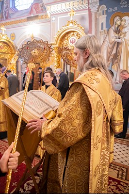 Митрополит Игнатий совершил Божественную литургию в Свято-Троицком кафедральном соборе г. Саратова