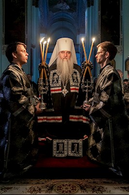 Великое повечерие с чтением канона преподобного Андрея Критского в храме Сошествия Святого Духа г. Саратова