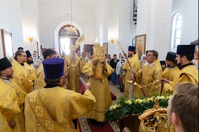 Божественная литургия в храме в честь Нерукотворного Образа Спасителя г .Саратова