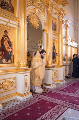 Митрополит Игнатий совершил Божественную литургию в храме во имя святого апостола и евангелиста Иоанна Богослова при СПДС