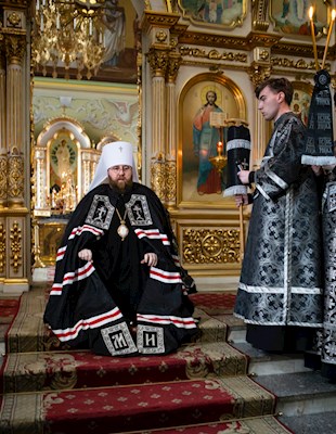 Митрополит Игнатий совершил вечернее богослужение с чином прощения в Покровском соборе г. Саратова