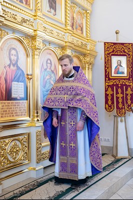 Митрополит Игнатий совершил Божественную литургию в храме святителя Иоанна Златоуста в п. Зональный г. Саратова