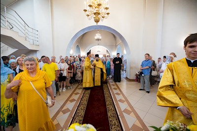 Митрополит Игнатий совершил всенощное бдение в Петропавловском храме г. Саратова