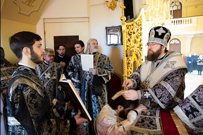Митрополит Игнатий совершил Литургию Преждеосвященных Даров в храме святого апостола и евангелиста Иоанна Богослова при СПДС